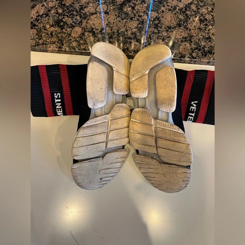 Vetements x Reebok - Picture 3 of 3